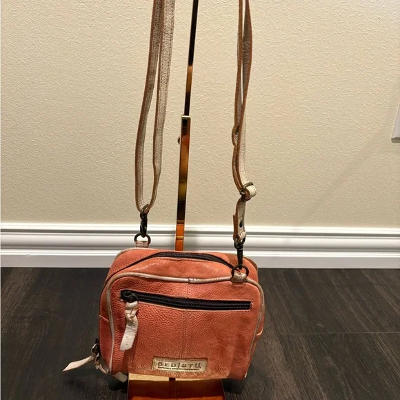 BED|STU Brown Leather Crossbody Bag with Timeless Design - Picture 3 of 4